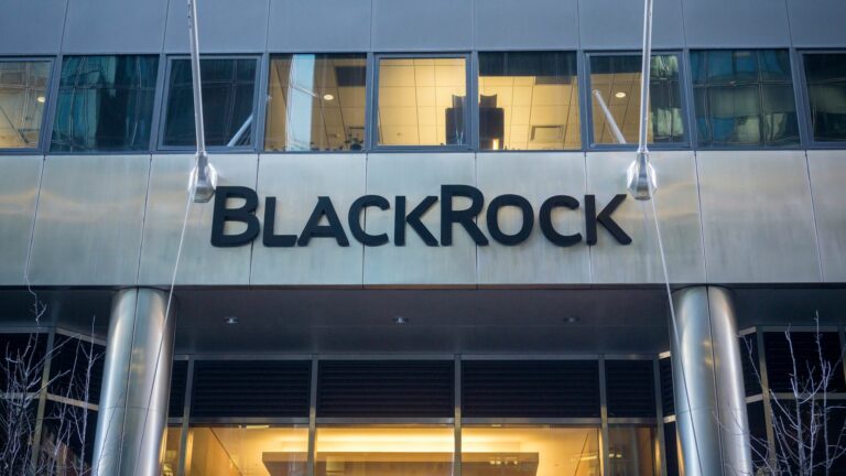 BlackRock deve entrar com pedido de ETF de Bitcoin, diz jornal
